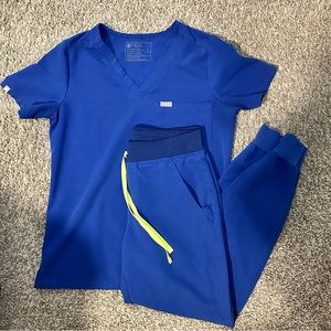 Electric blue small figs scrubs set